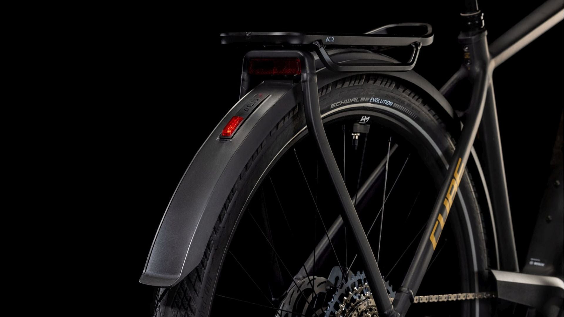 CUBE KATHMANDU HYBRID SLT 800 GOLDDUST/BLACK