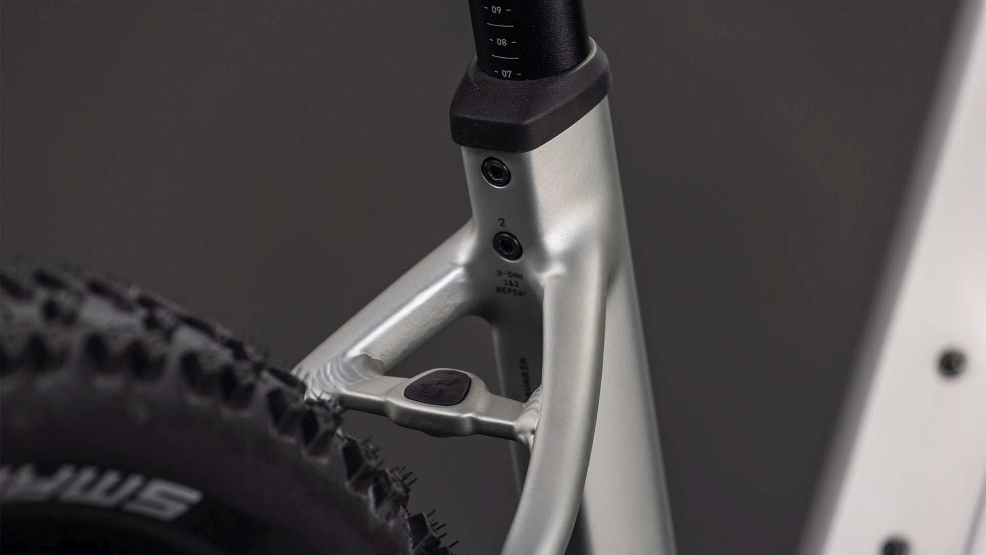 CUBE REACTION HYBRID ONE 600 SLEEKGREY/PRISM image 4