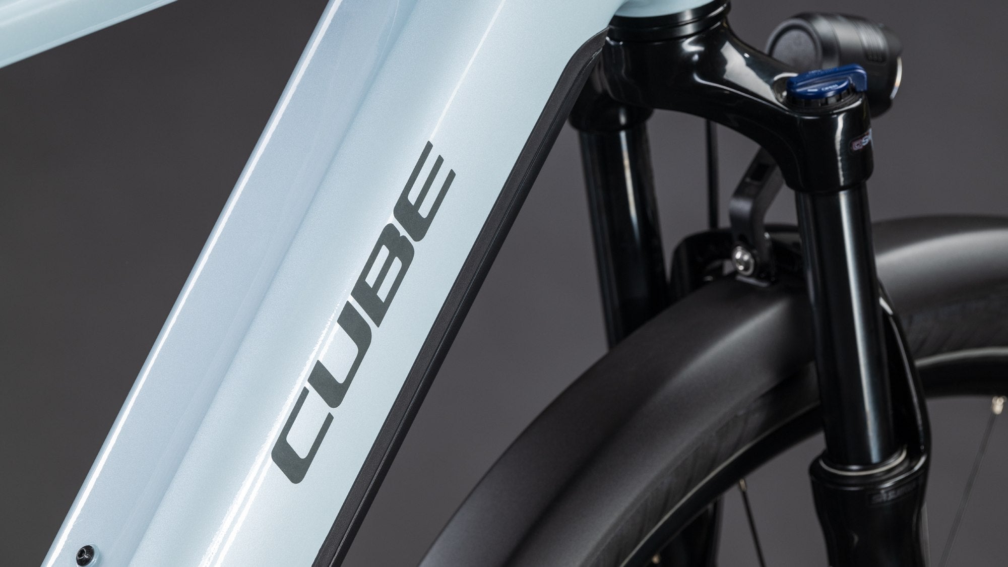 CUBE TOURING HYBRID ONE 600 GLACIER/REFLEX image 3