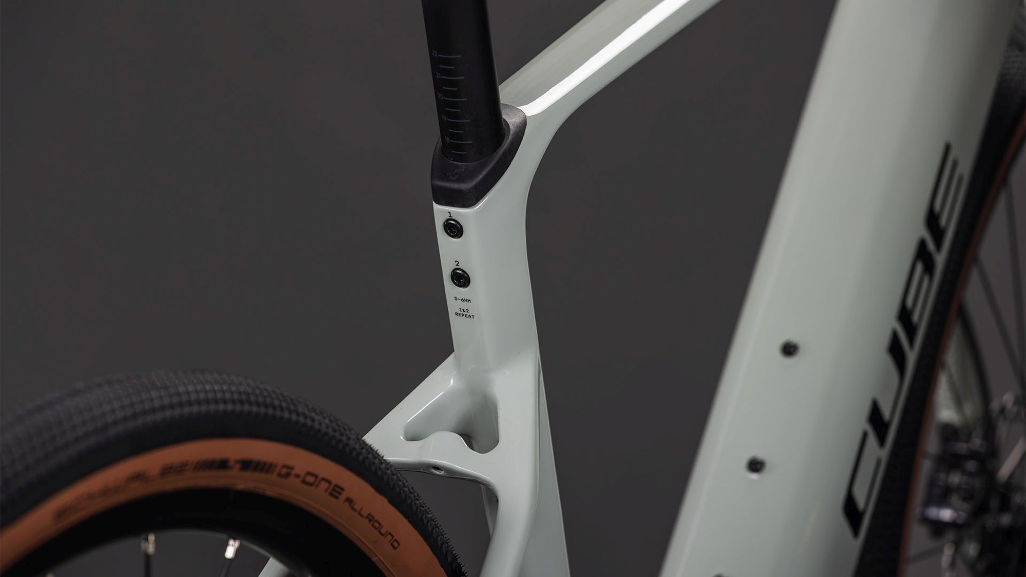 CUBE NUROAD HYBRID C:62 RACE 400X REEDBEIGE/BLACK image 3