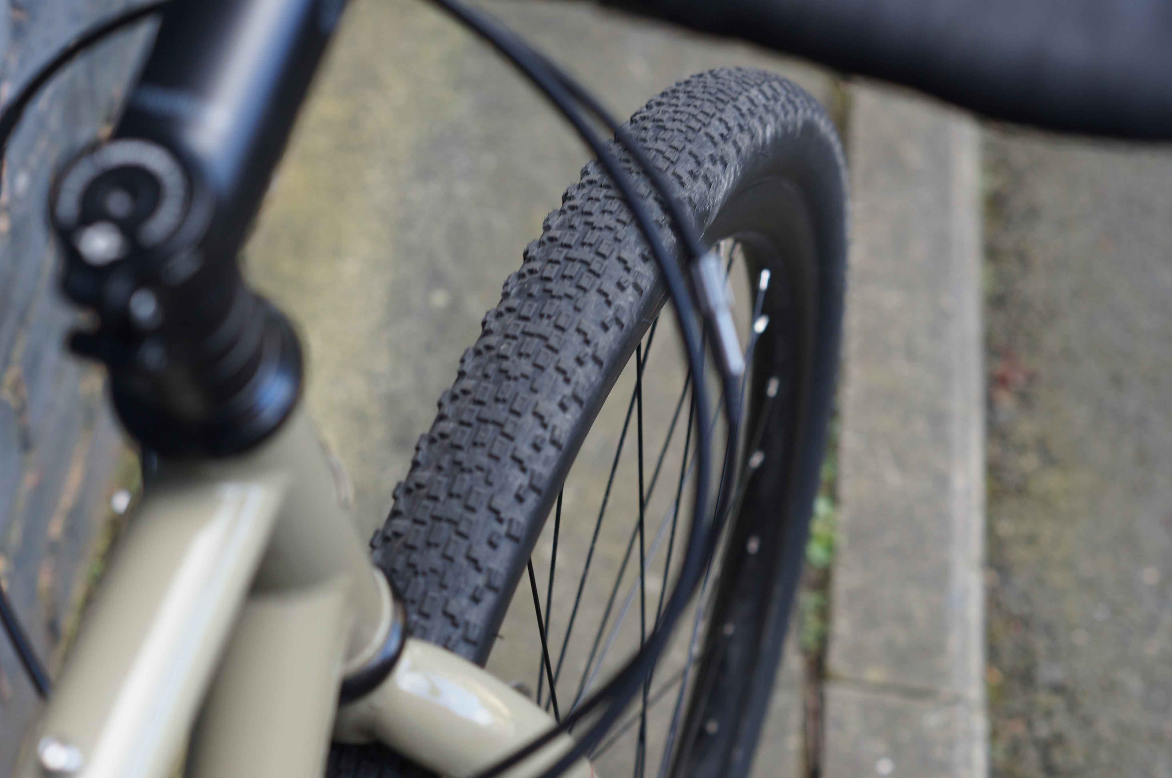 Hire Genesis Croix de Fer 30 (Drop Handlebars)