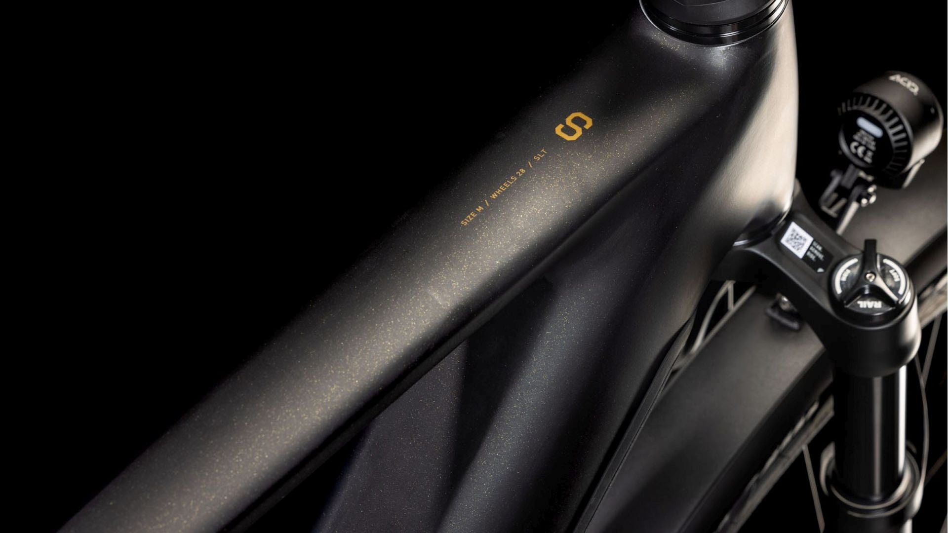 CUBE KATHMANDU HYBRID SLT 800 GOLDDUST/BLACK