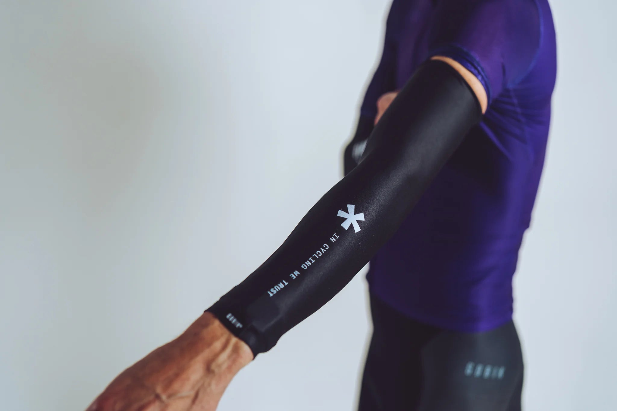 Gloria Arm Warmer x Gobik