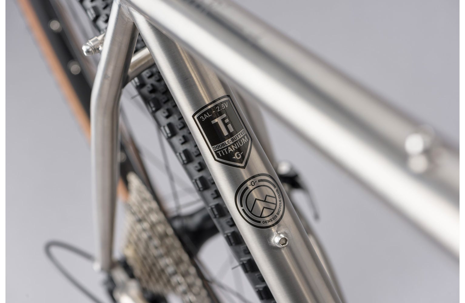 Genesis Croix De Fer Titanium