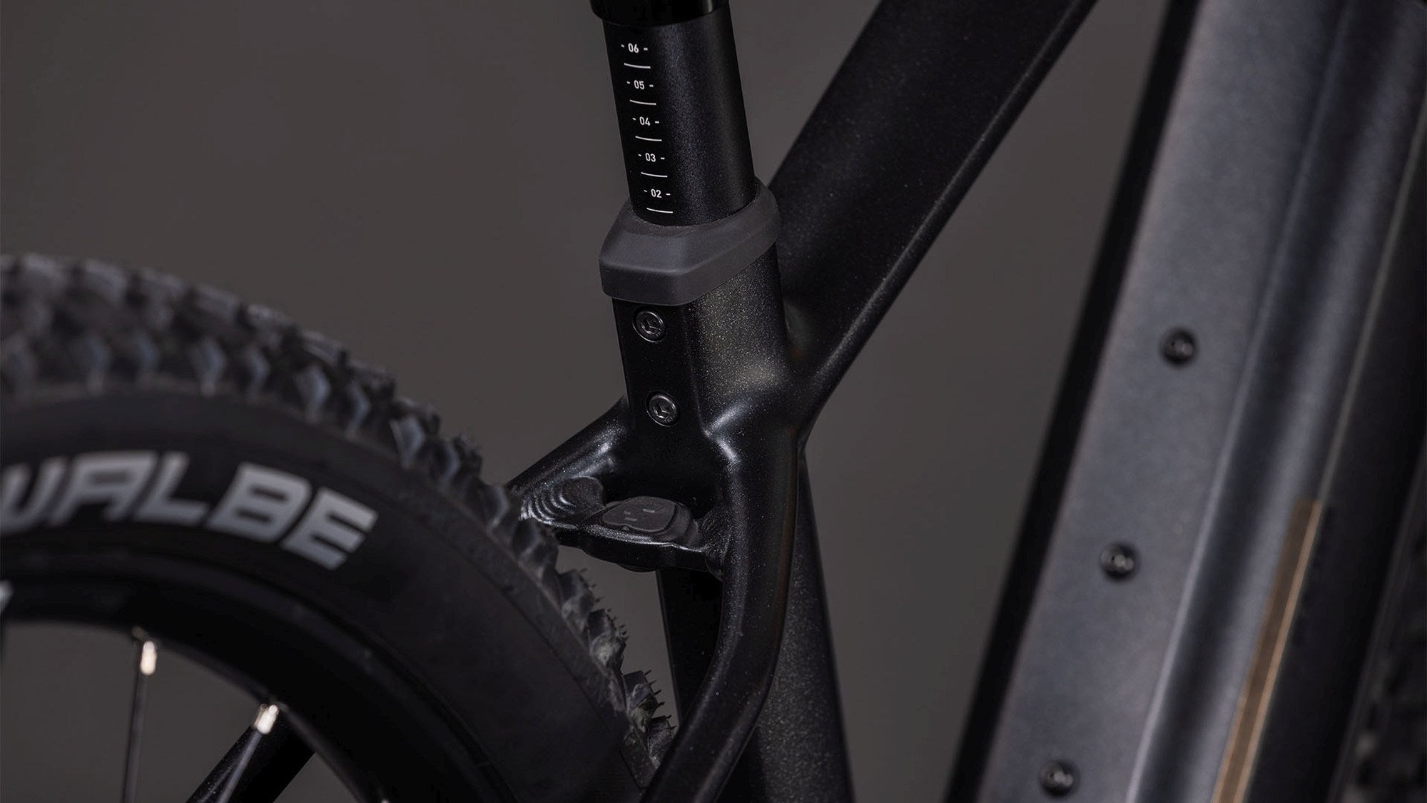 CUBE REACTION HYBRID SLX 800 SILVERDUST/CHROME image 4