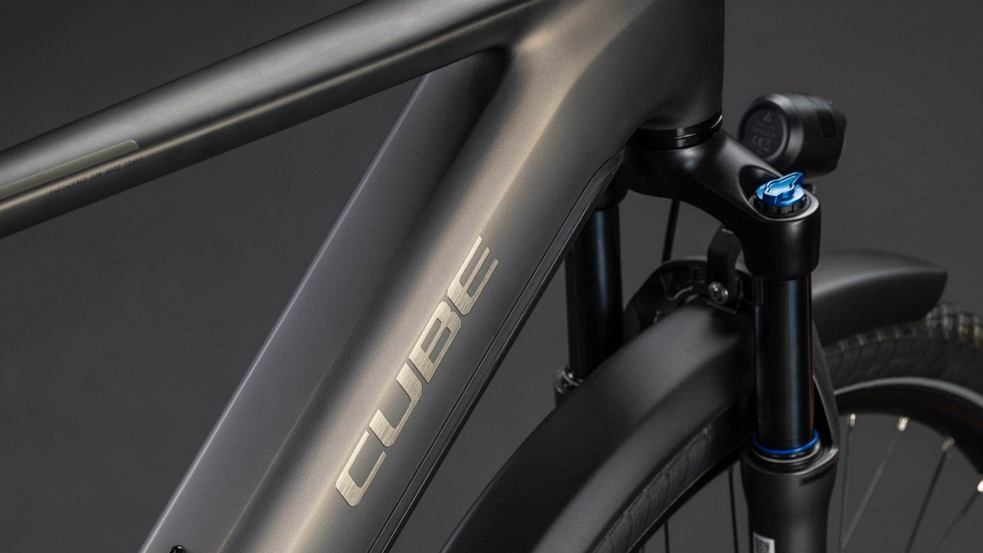 CUBE TOURING HYBRID COMFORT SLX 800 CHARCOAL/CHROME image 3