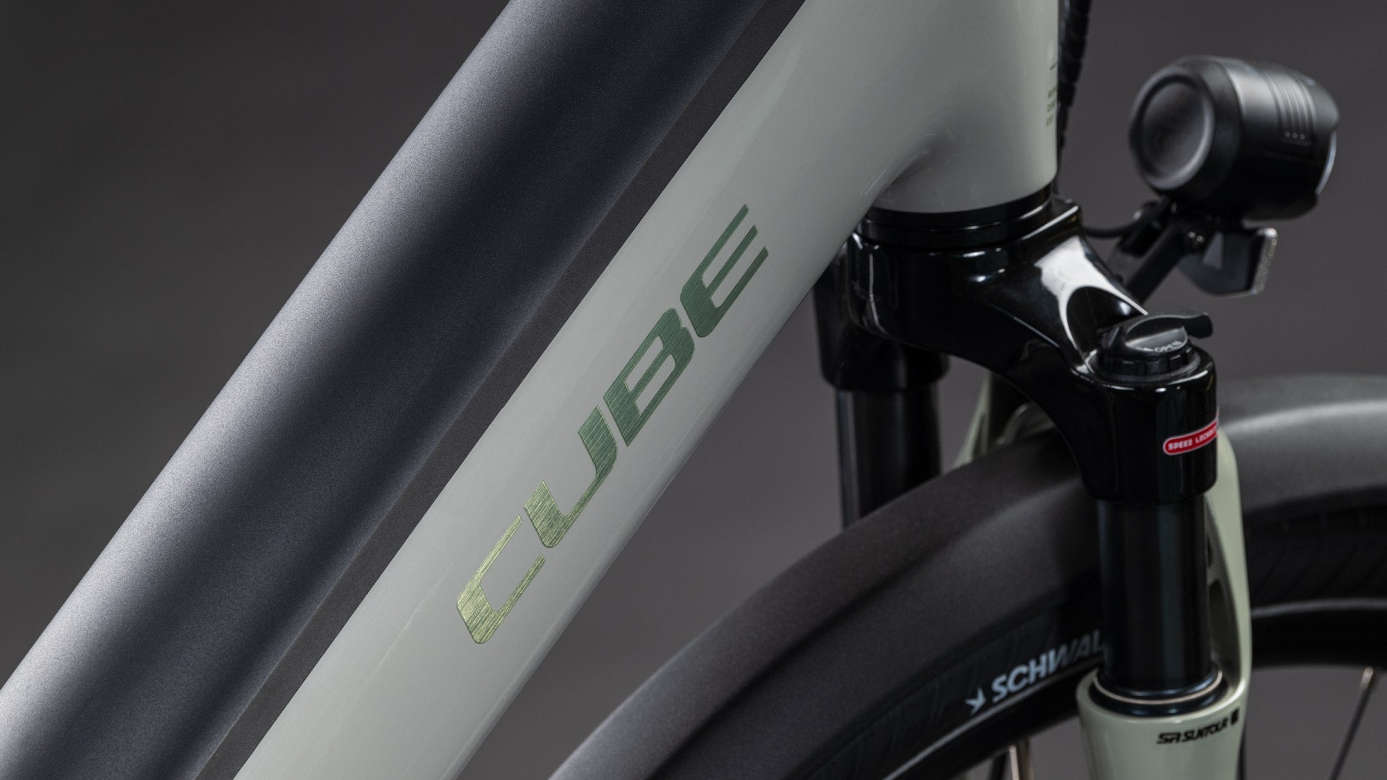 CUBE SUPREME HYBRID DELUXE ONE 600 ASHGREEN/CHROME image 3