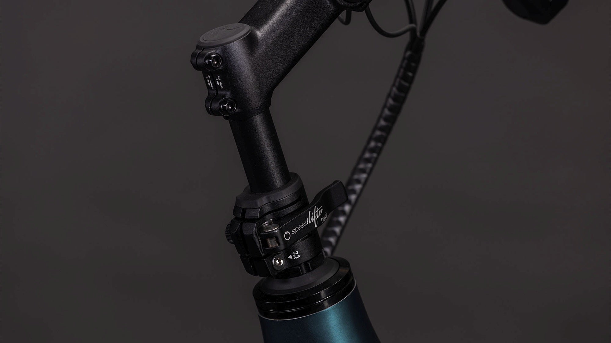 CUBE LONGTAIL HYBRID 800 ROYALGREEN/BLACK image 5