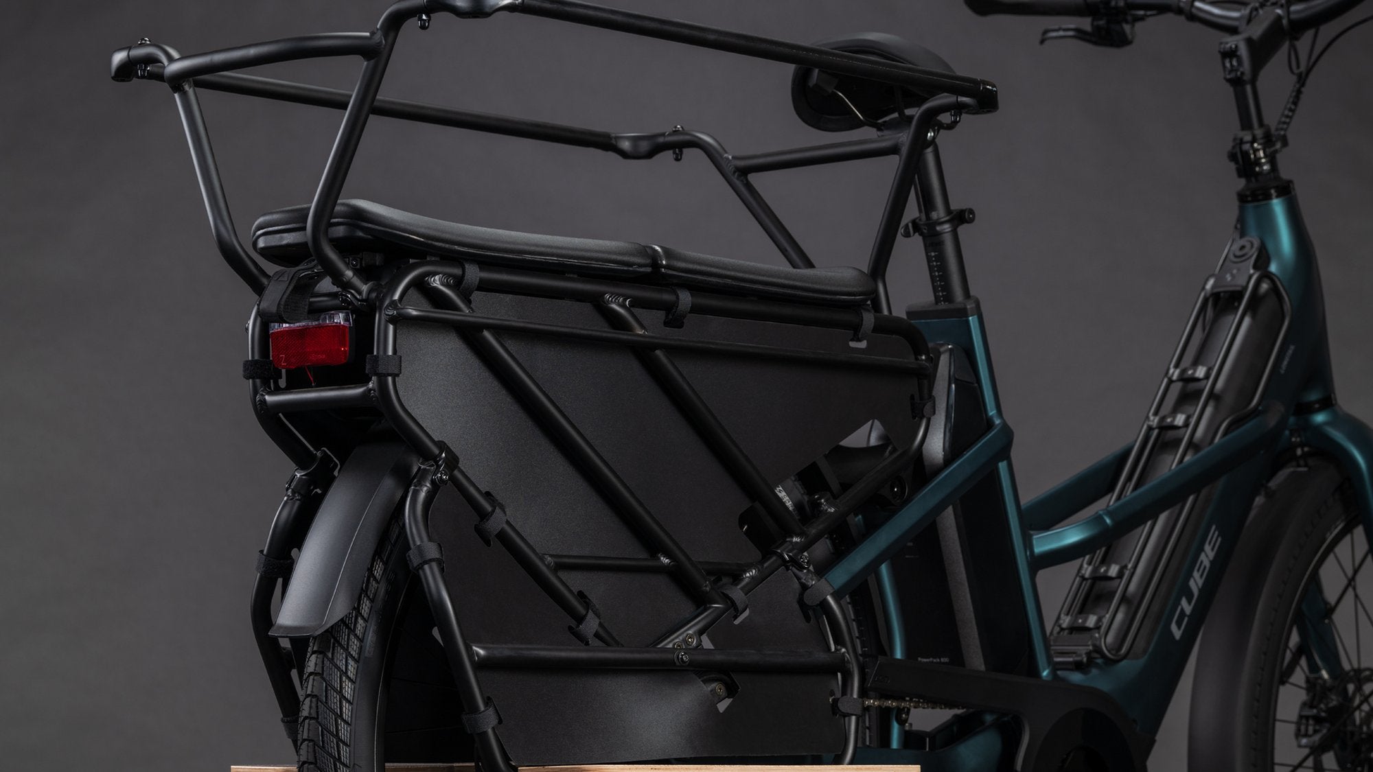 CUBE LONGTAIL HYBRID FAMILY 800 ROYALGREEN/BLACK image 4