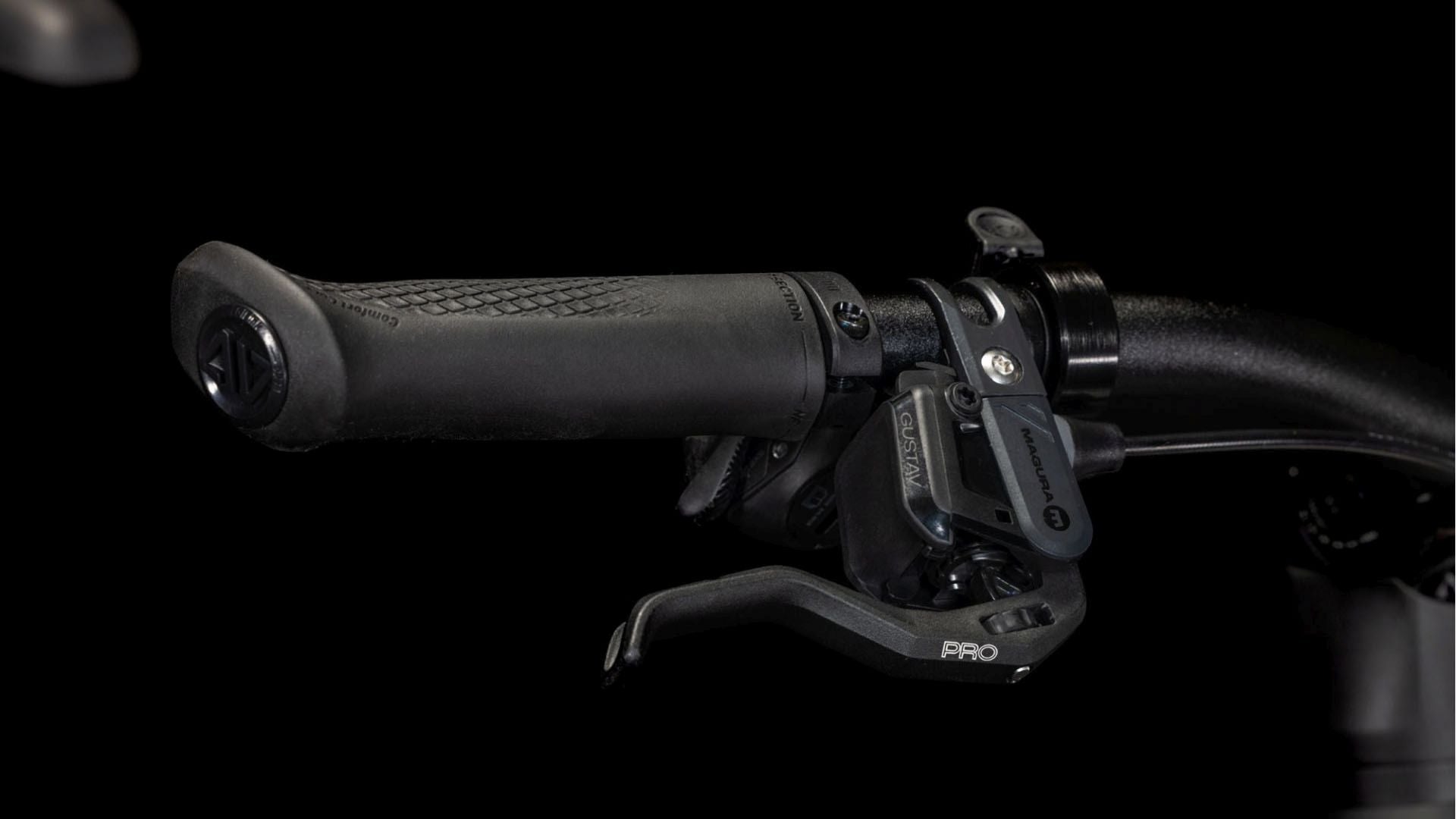 CUBE KATHMANDU HYBRID SLT 800 GOLDDUST/BLACK