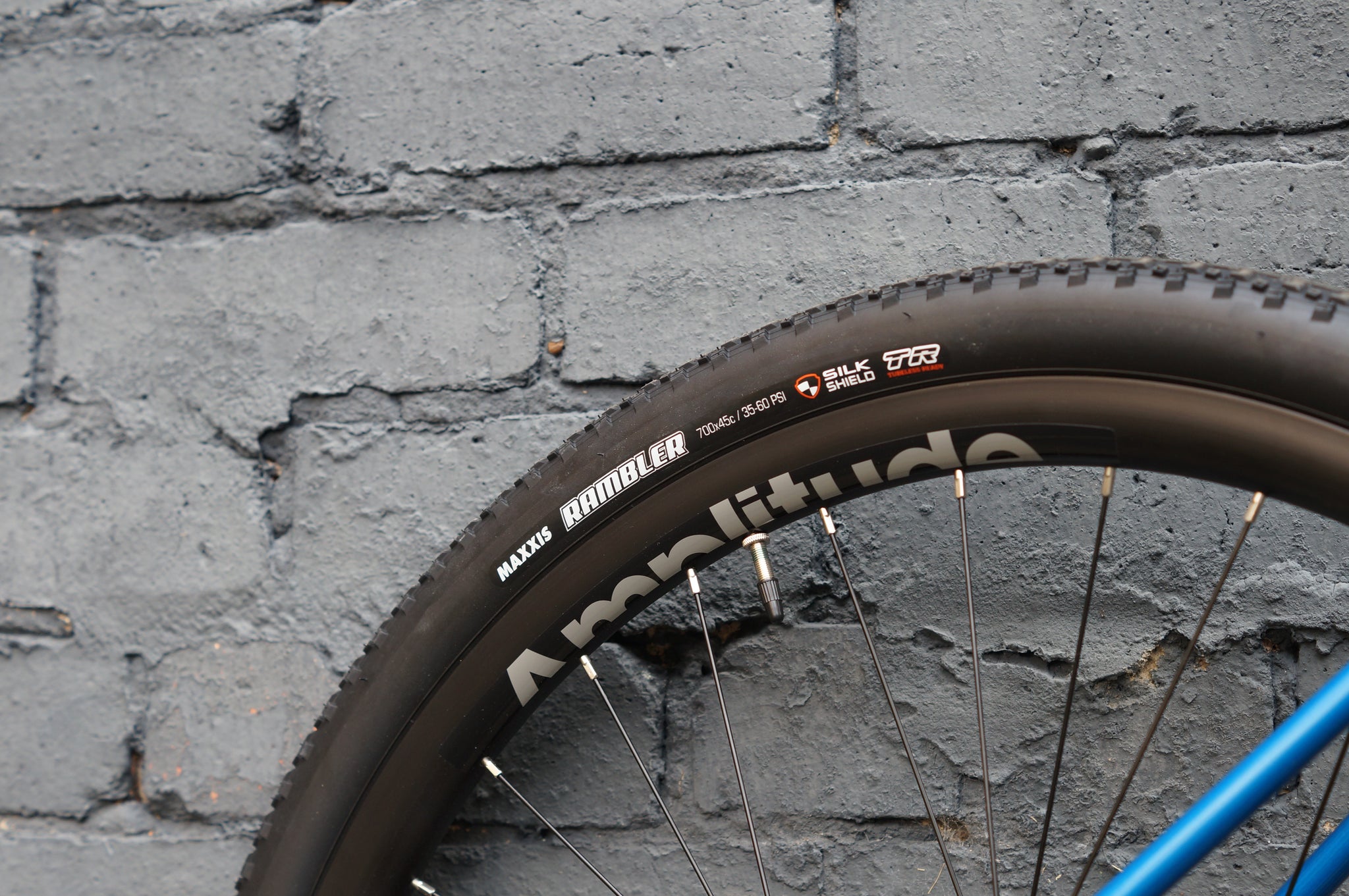 Hire Genesis Croix de Fer 20 (Flat Handlebars)