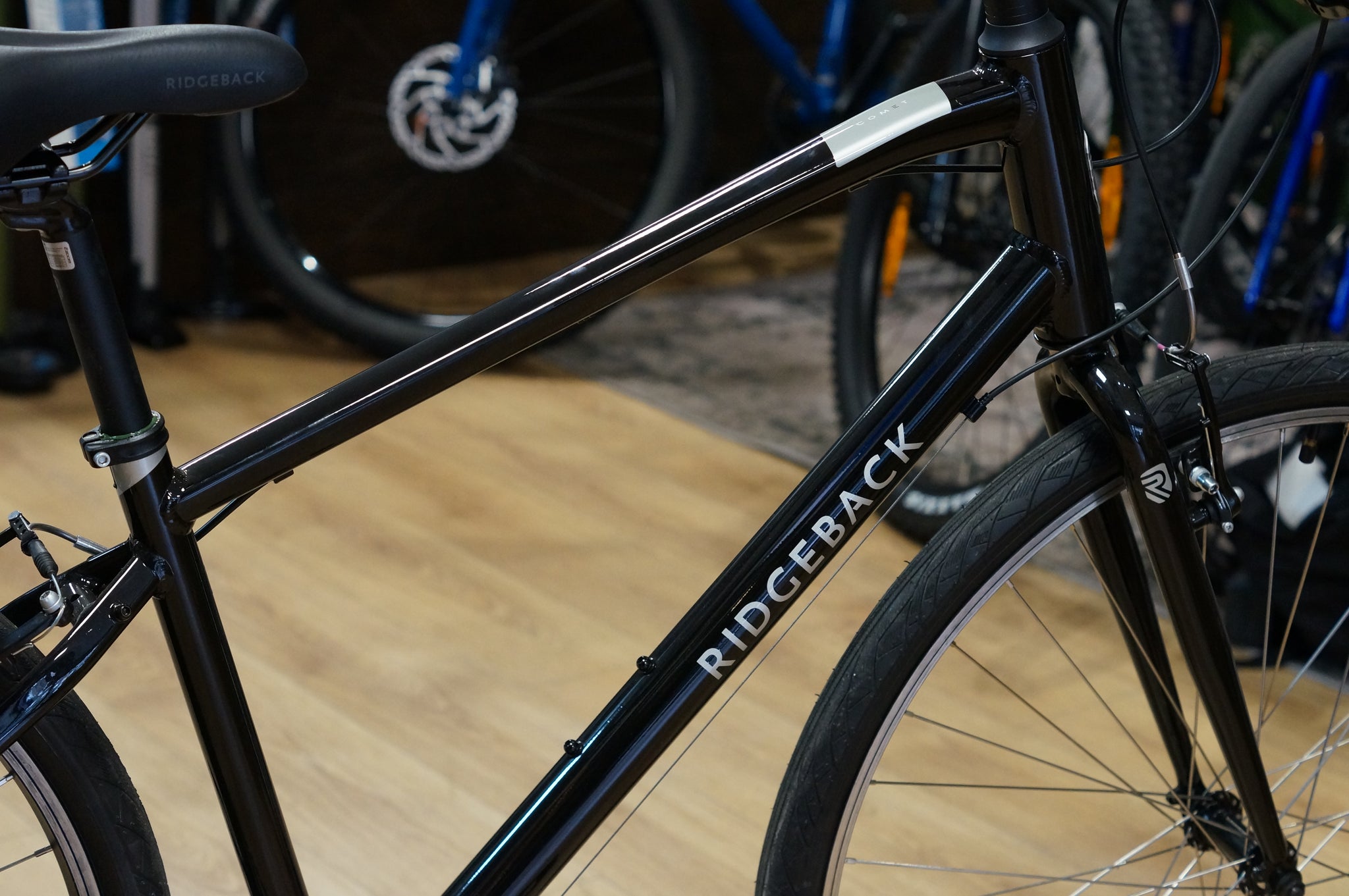 Ridgeback Comet Hybrid Bike - Medium