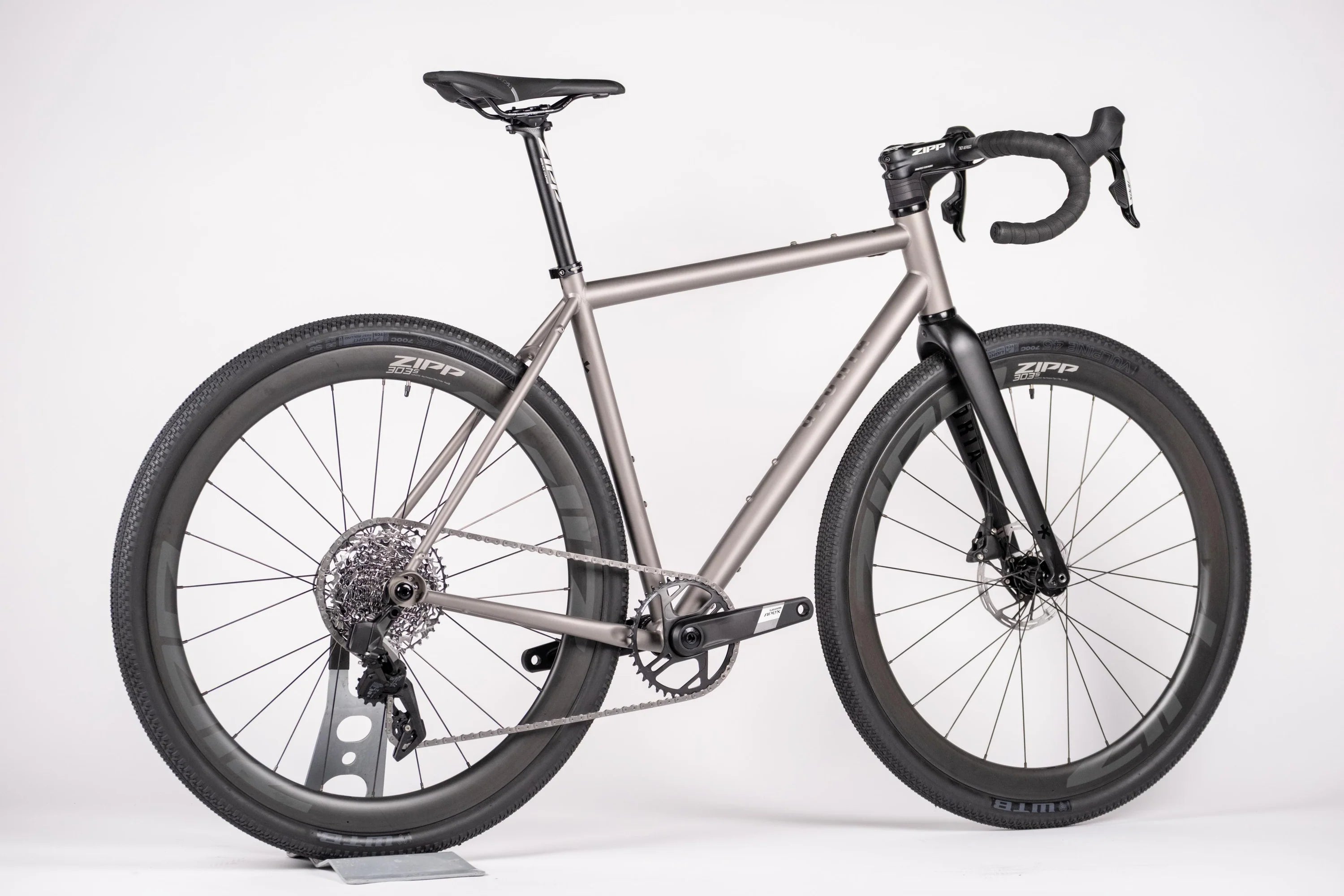 Gloria All Road - SRAM Apex AXS (Electronic Shifting) - Zipp Carbon Wheelset