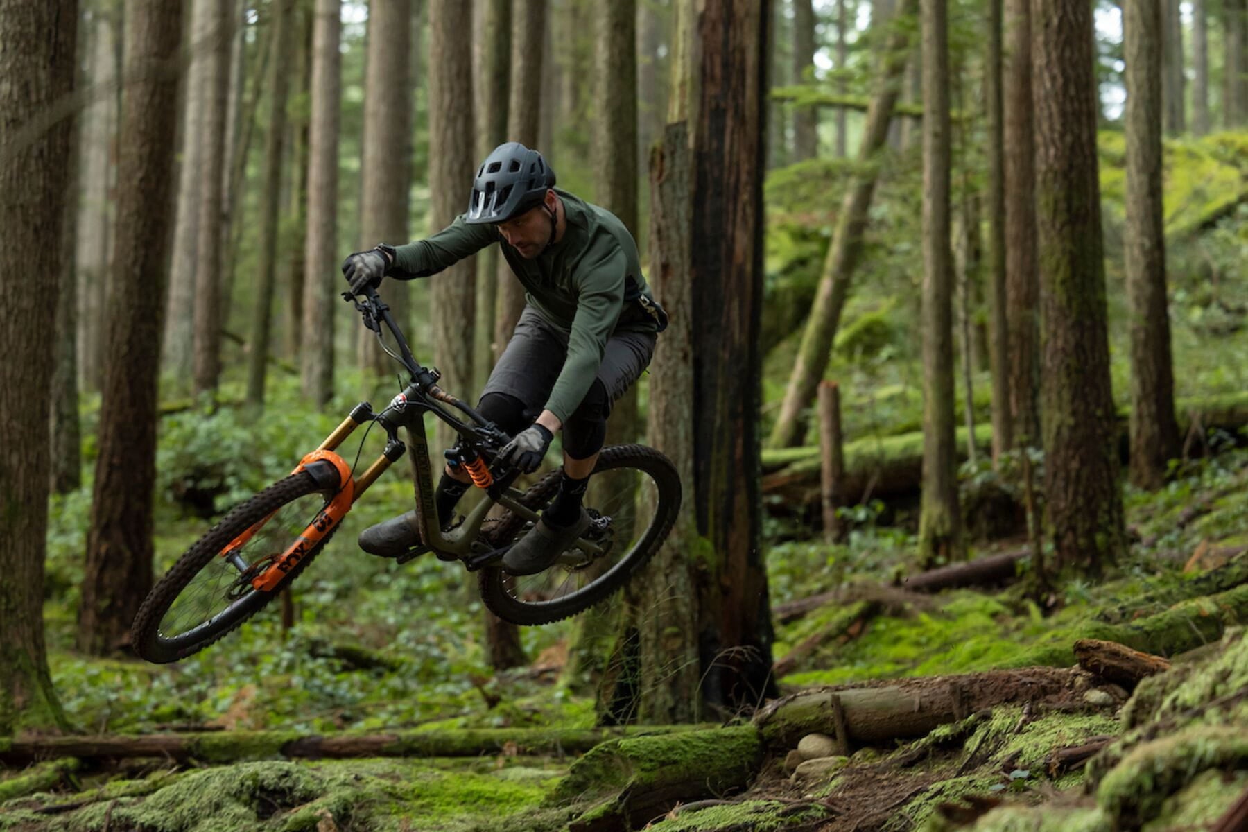 Lazer Jackal KinetiCore Helmet