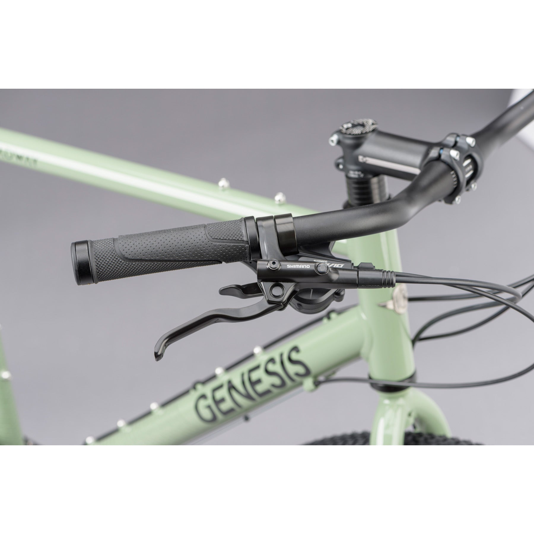 Genesis Broadway Hybrid City Bike
